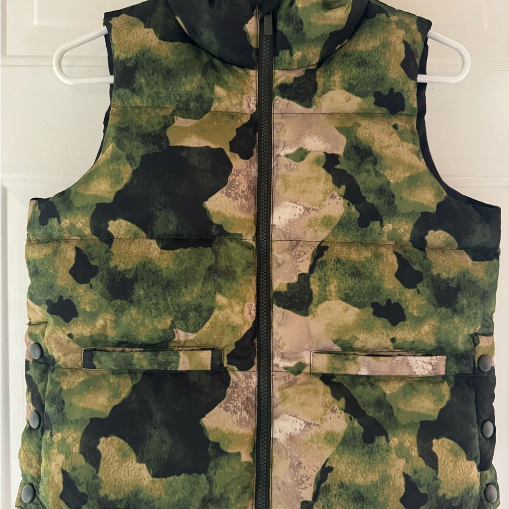 all in motion Green & Tan Camo Puffer Vest